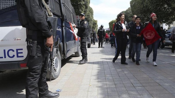 Agentes de policía tunecinos. Imagen de archivo: EFE