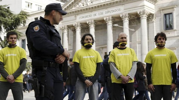 Protesta contra la 'ley mordaza' ante el Congreso de los Diputados. Imagen de archivo: EFE