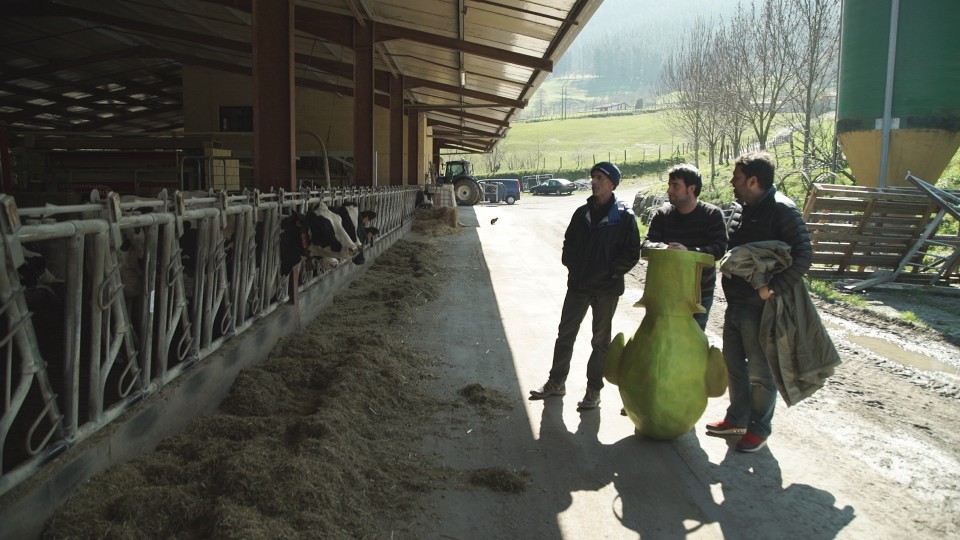 Aretxabaletako ganadutegi modernoa