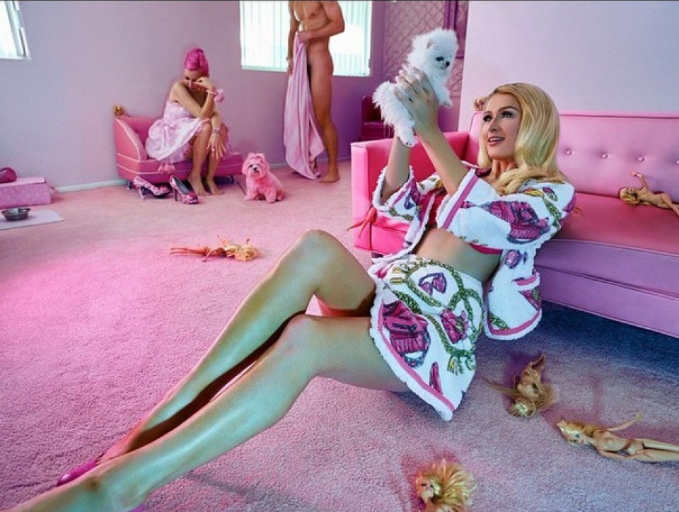 Paris Hilton. Foto: Moschino