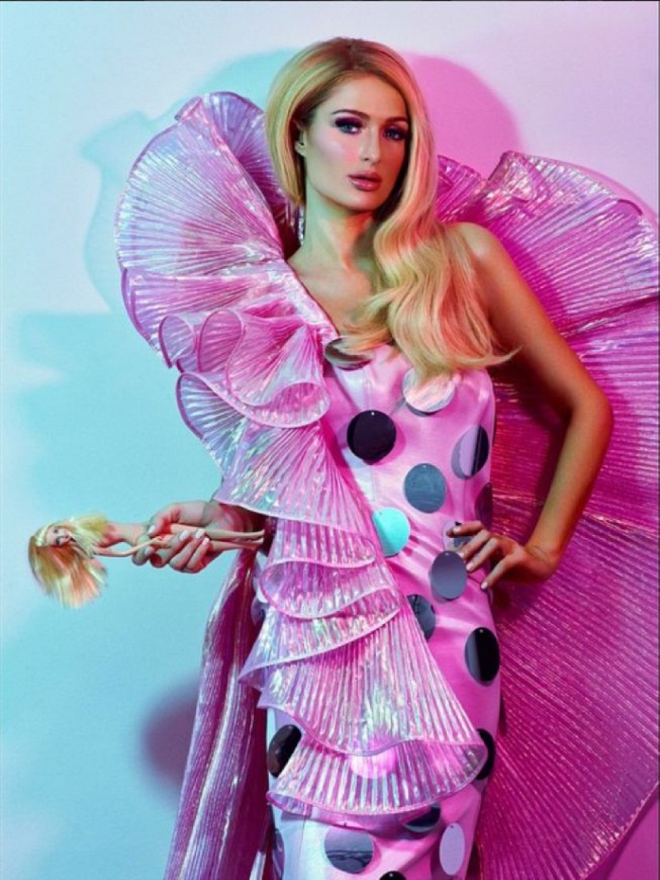 Paris Hilton. Foto: Moschino