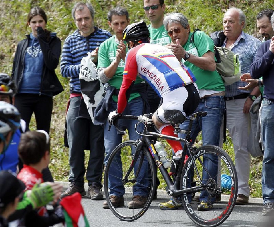 Garrido sube Ixua con una pierda. Efe.