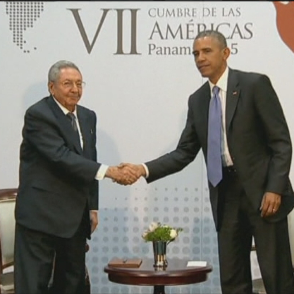 Castro eta Obama, Panamako Goi Bileran, apirilean. Irudia: EiTB