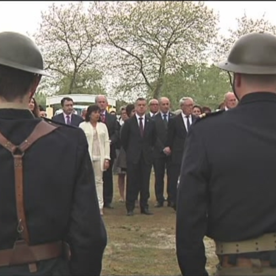 Urkullu participa en el homenaje al batallón 'Gernika' en Aquitania
