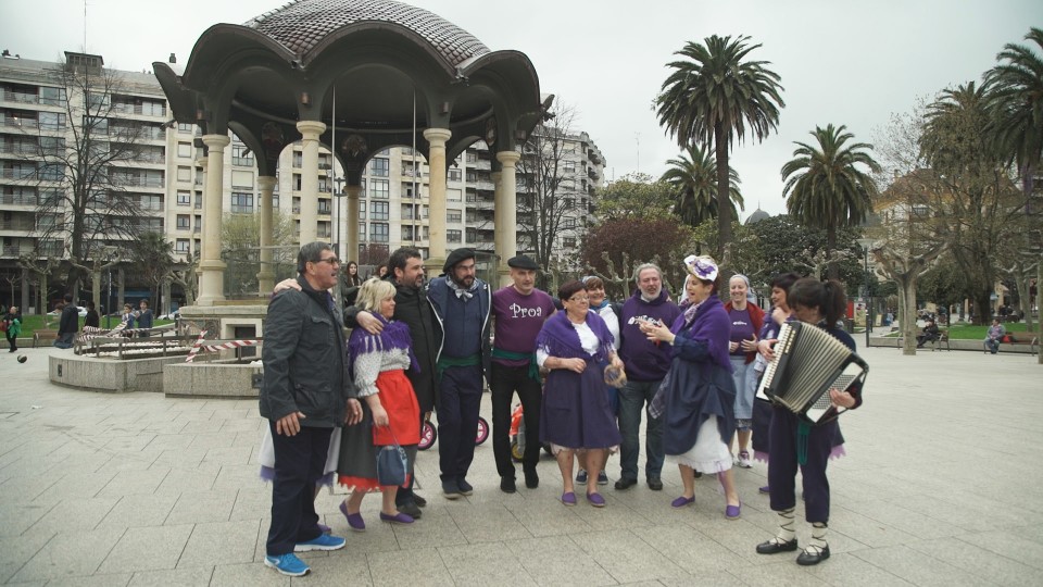 Despedida de Santurtzi con las sardineras