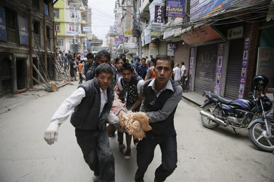 Terremoto Nepal lurrikara EFE