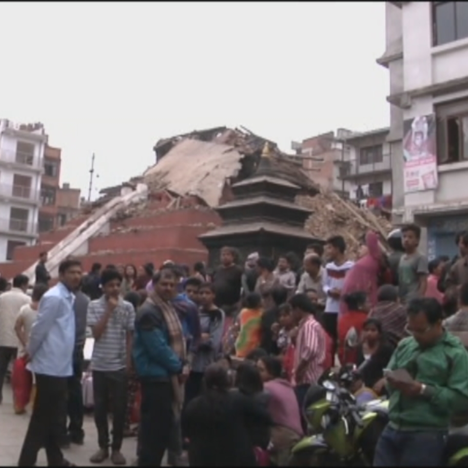 Lurrikara bortitz batek astindu du Nepal