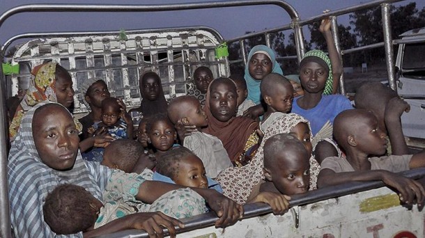 Mujeres y niñas liberadas la semana pasada por el Ejército nigeriano en el bosque de Sambisa. EFE