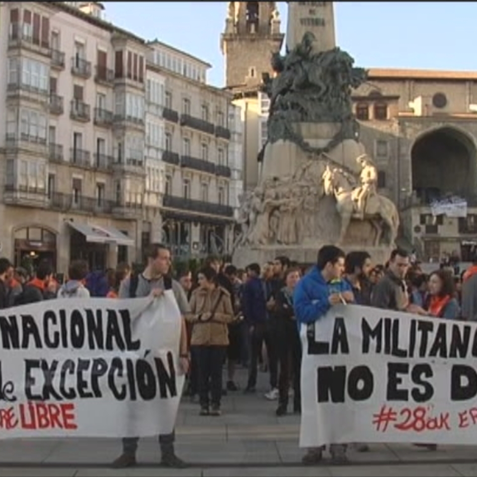 Concentraciones contra las detenciones en varios pueblos de Euskal Herria