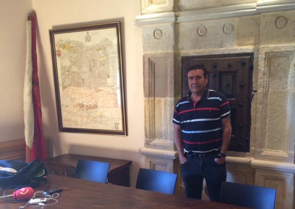 Con Eduardo Ribaguda, alcade de Zalduondo, 11.05.2015