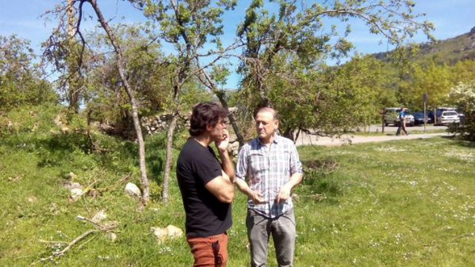 Roberto Uriarte y Fernando Iglesias (Podemos) en Valderejo. Foto: Podemos Euskadi