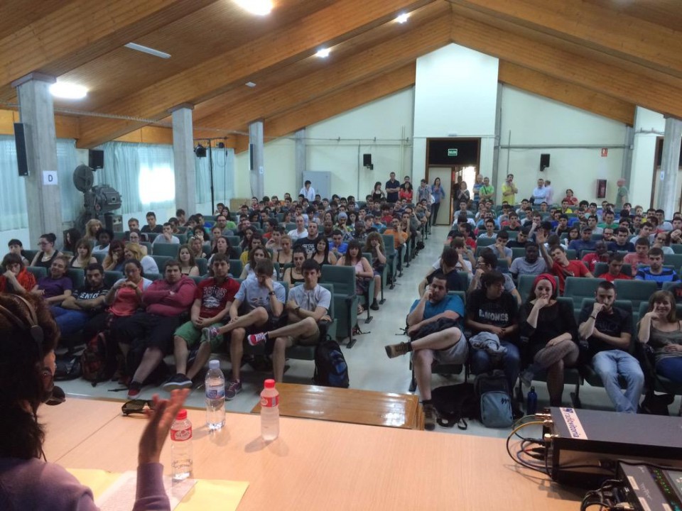 En directo desd el salón de actos de  IEFPS Mendizabala, 13.05.2015 