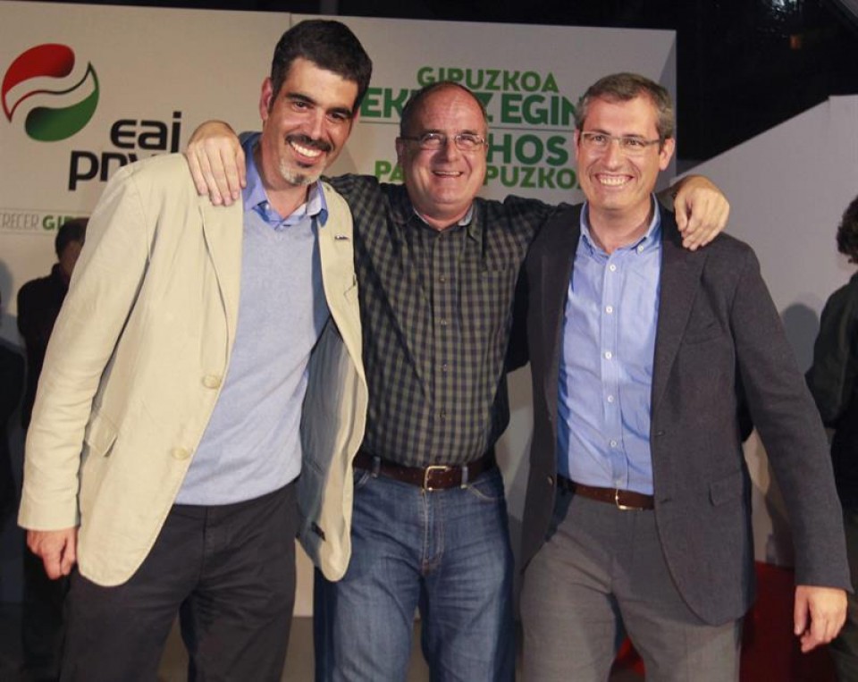 Eneko Goia, Joseba Egibar y Markel Olano. EFE