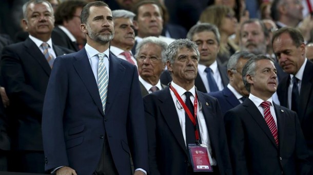 El rey Felipe VI, Villar e Iñigo Urkullu en el palco. Imagen de archivo: EiTB