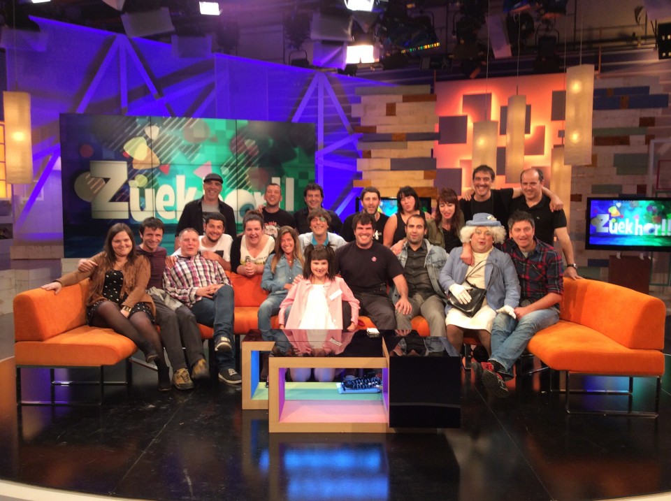 Gonbidatuak, 'Zuek Hor!!'eko guztietkin