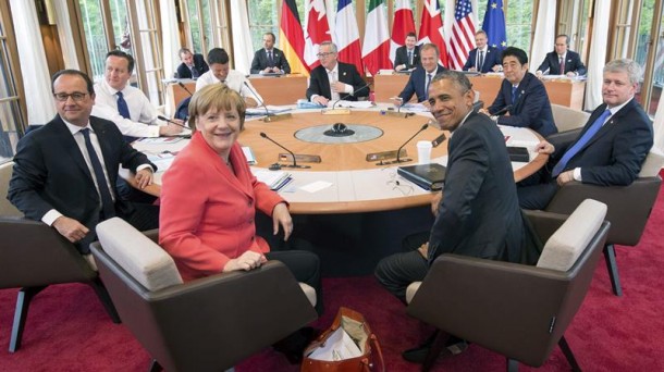 Obama eta Merkel, lehen planoan, astelehen honetako bileran. EFE