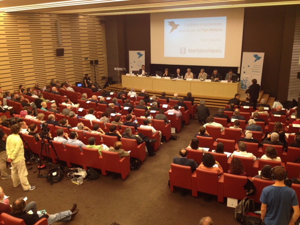 Conferencia por la paz en Euskal Herria en París. EITB