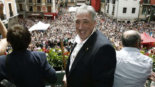Asiron, tras ser investido alcalde de Iruña. EFE