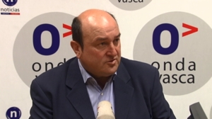 Ortuzar ziur dago aste honetan 'bideratuko' dutela ituna PSErekin 