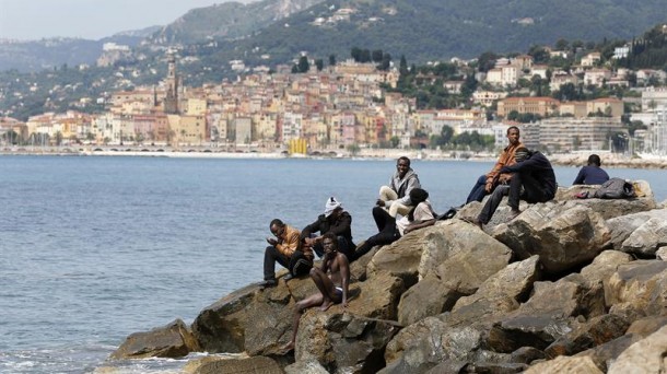 Migrantes en la costa mediterránea francesa