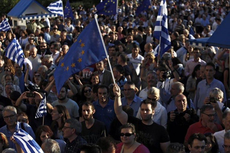 Manifestazioa Atenasen efe