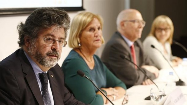 Los críticos de Unió Antoni Castellà, Núria de Gispert, Joan Rigol y Mercè Jou. Foto: EFE