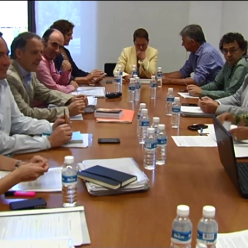 Reunión para ultimar un acuerdo programático en Navarra
