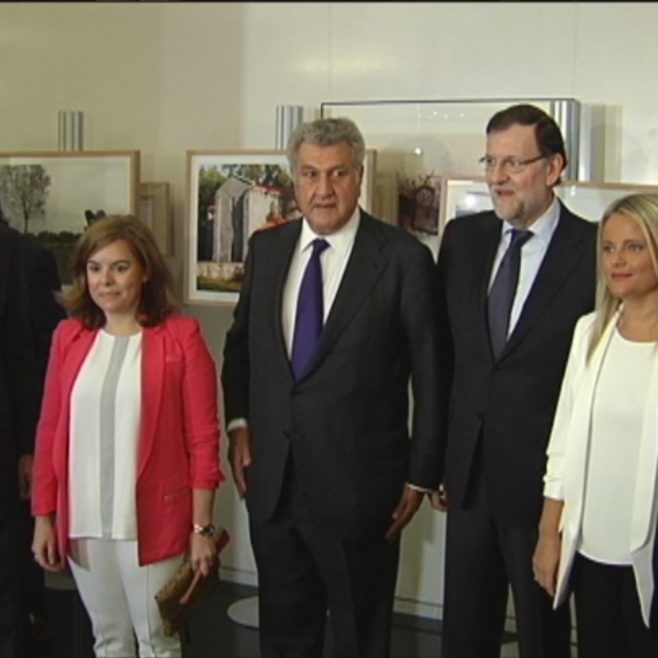 Miembros del Gobierno español, durante el homenaje. Foto: EFE