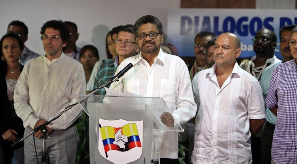 Las FARC anuncian un alto el fuego unilateral de un mes