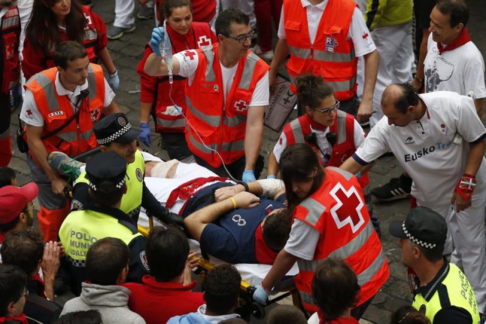 Entzierro arriskutsu eta ezohikoa egin dute Escolarren hasiberriek. Argazkia: EFE