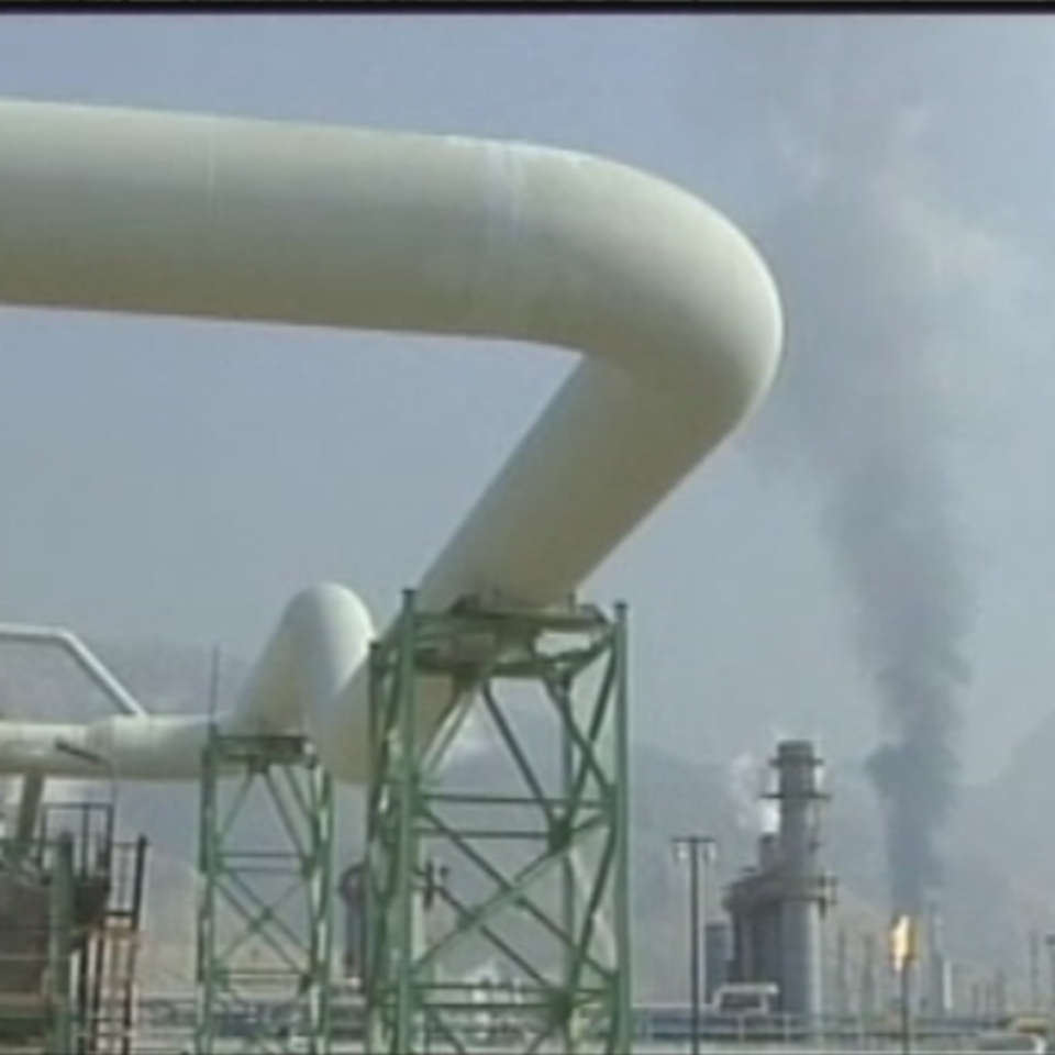 Petrolioa esportatzen hasteko atea zabalduko dio Irani akordioak
