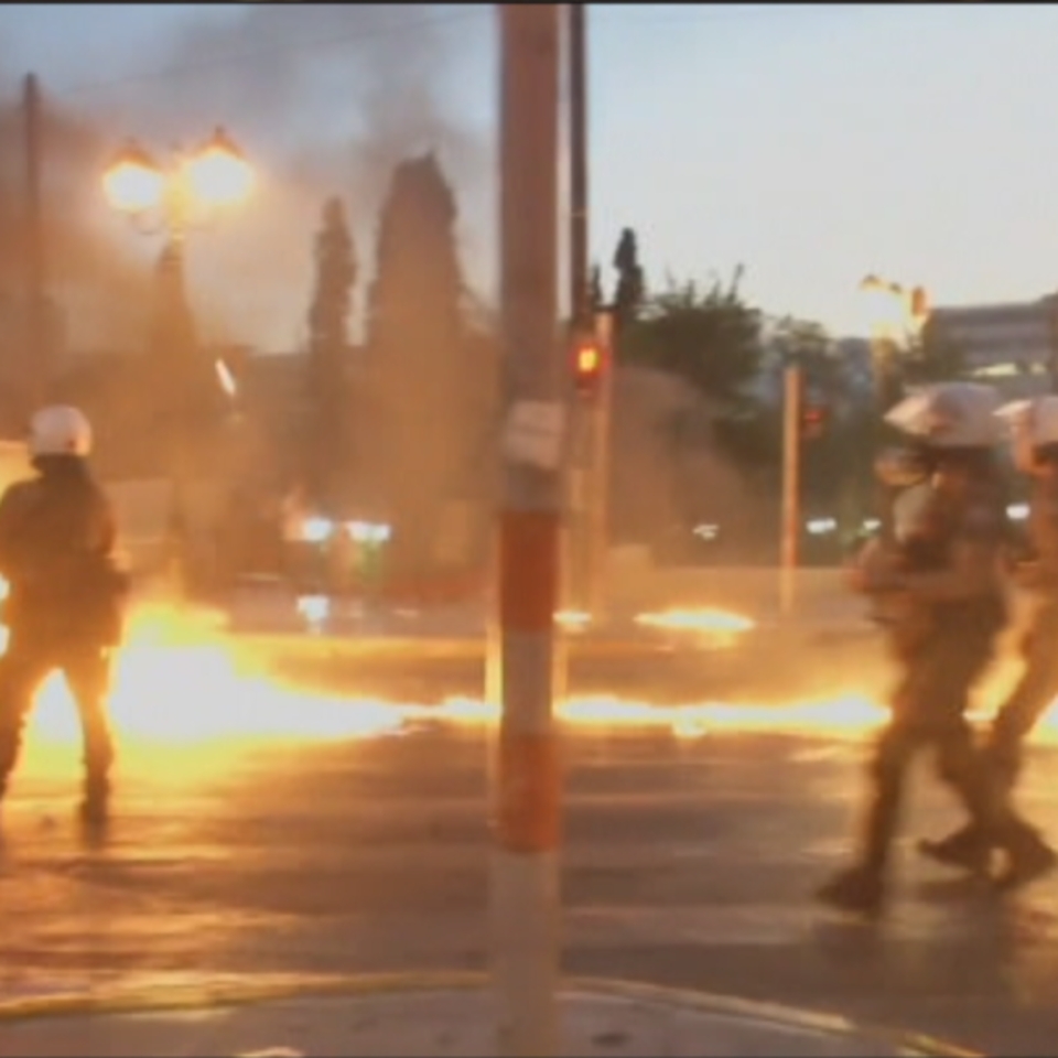 25 pertsona atxilotu dituzte Atenasko istiluetan