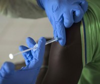Ebolaren aurkako txerto baten eraginkortasuna frogatu dute Ginean
