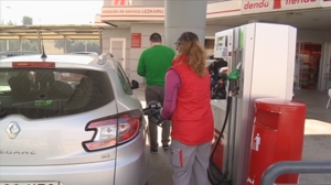 Escasea la gasolina en Francia por las protestas de la reforma laboral