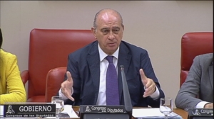 Fernandez Diazek ez ditu oposizioaren dimisio eskariak baretu