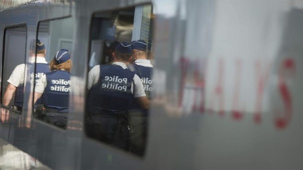 Una persona continúa hospitalizada tras el tiroteo del pasado viernes en un tren en Bélgica. EFE