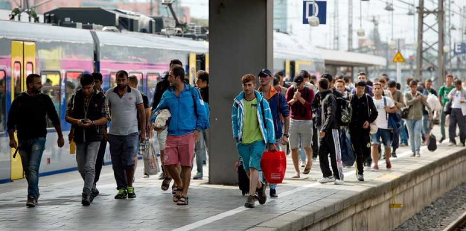 Refugiados llegan a la estacion de Munich Alemania EFE