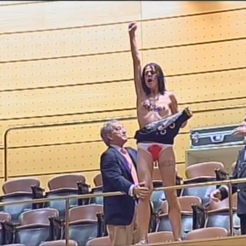 Activista de Femen en el Senado español