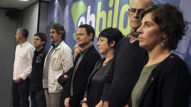 Los dirigentes de EH Bai y EH Bildu durante la rueda de prensa de hoy. Foto: EFE