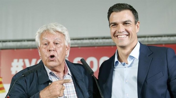 Felipe González y Pedro Sánchez en un acto del PSOE.