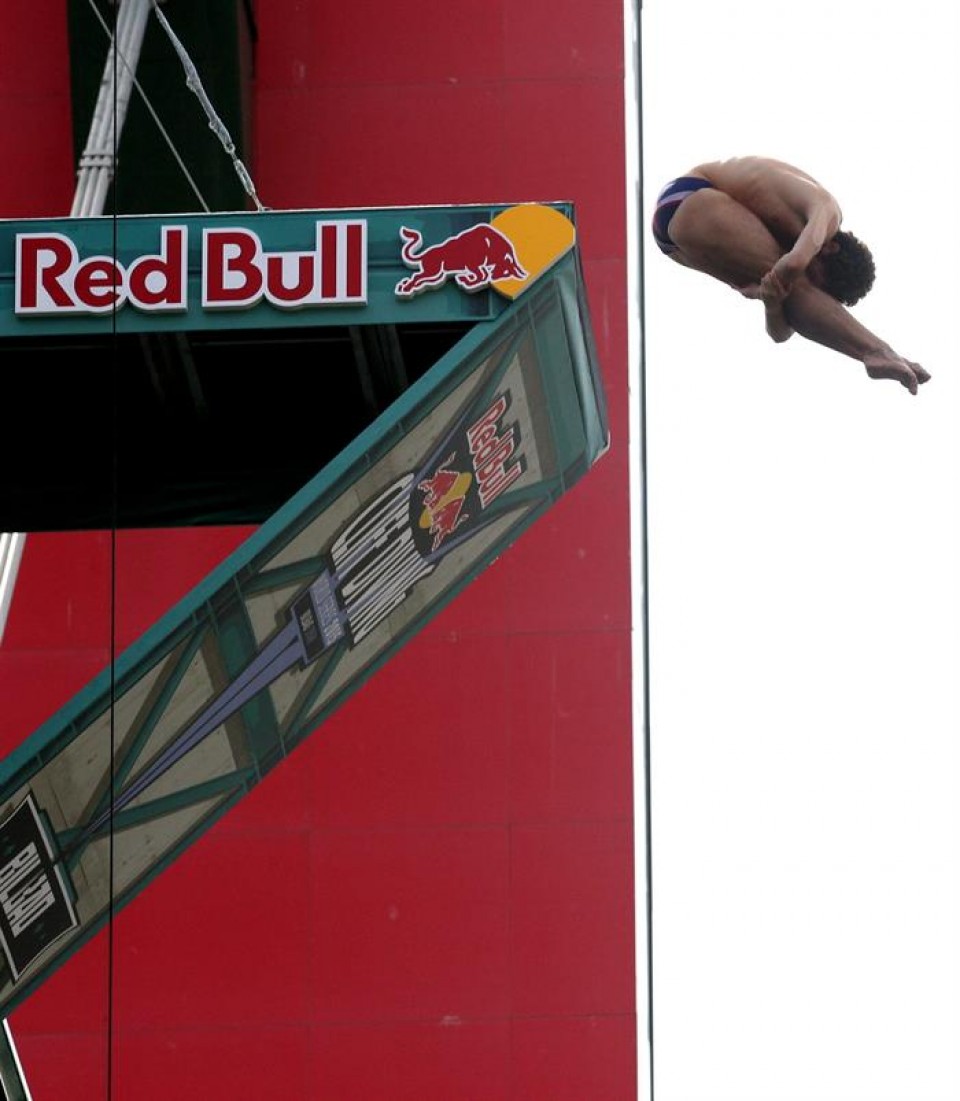 Red Bull Cliff Diving 2015, Bilbon. Argazkia: EFE.