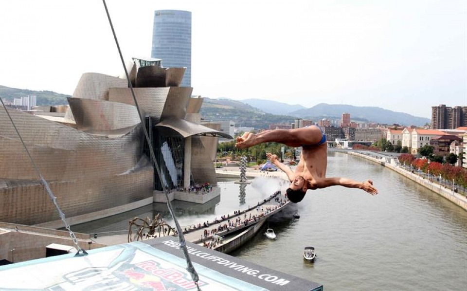 Red Bull Cliff Diving 2015, Bilbon. Argazkia: EFE.