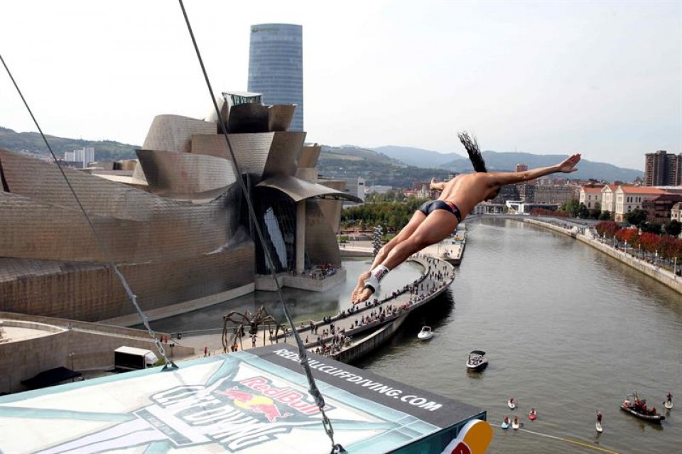 Red Bull Cliff Diving 2015, Bilbon. Argazkia: EFE.
