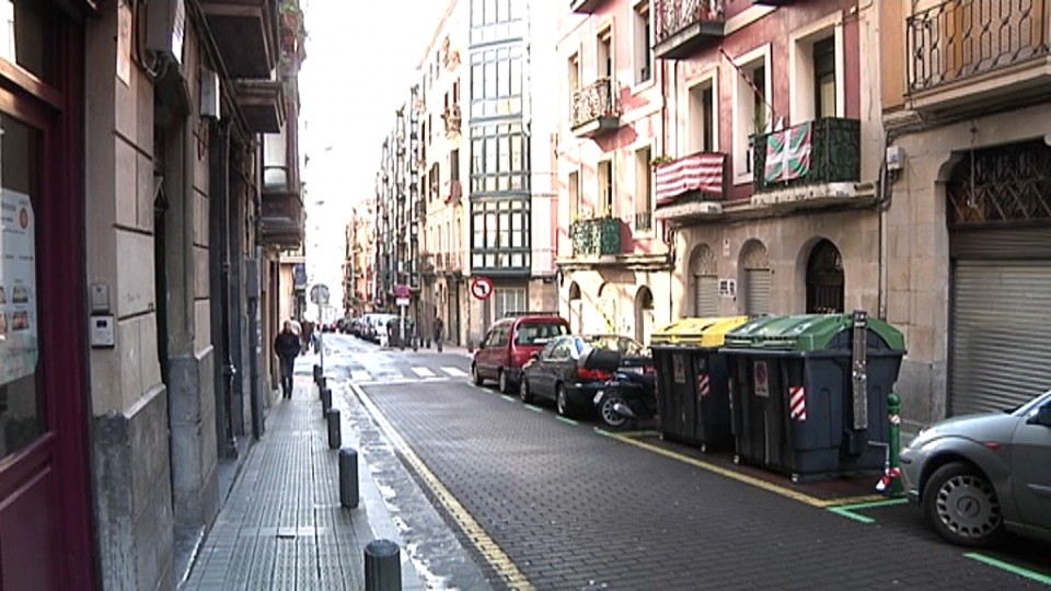 Imagen de archivo de una calle del barrio de San Francisco en Bilbao.