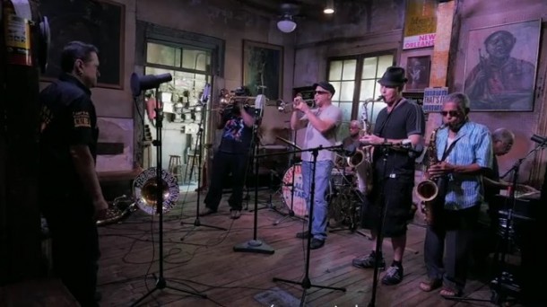 Nola? Fermin Muguruza Irun Meets New Orleans musikaz elkartzen