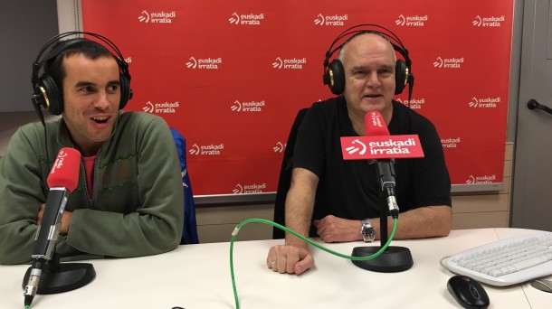 Jaime Valverde y Agus Pérez, crítica teatral en euskera