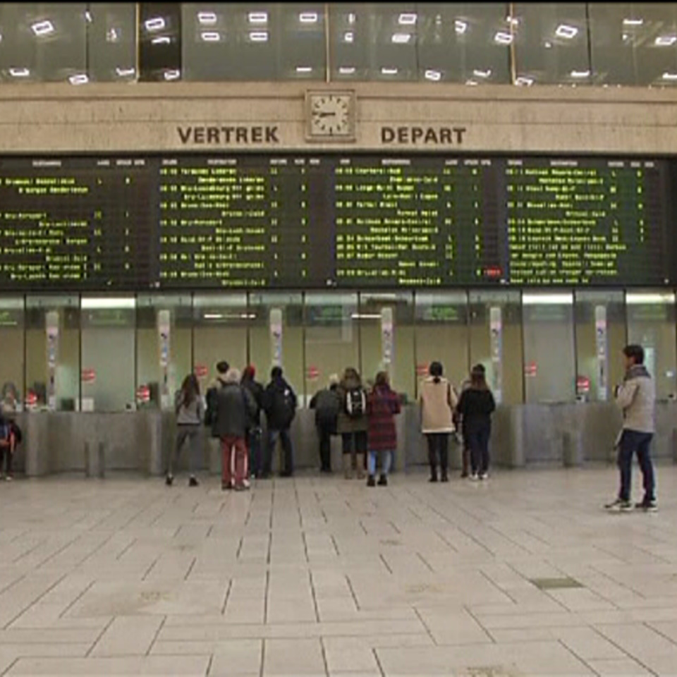 Metro zerbitzua bertan behera utzi du Bruselak