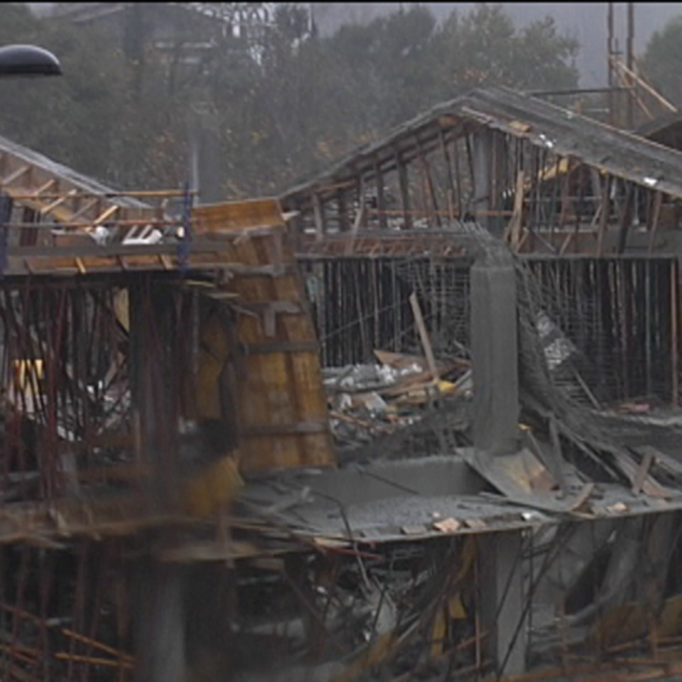 El edificio derrumbado en Urdax. EFE