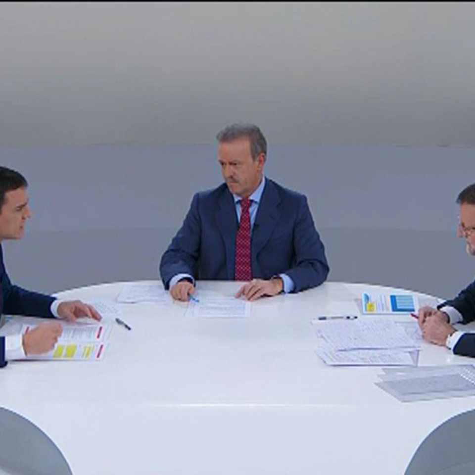 Debate bronco entre Rajoy y Sánchez