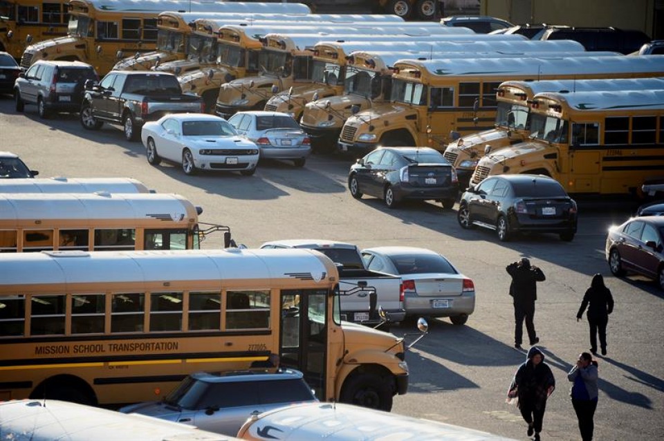 Autobuses escolares en Los Ángeles. Foto: EFE